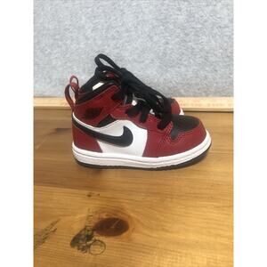 Nike Air Jordan 1 Mid Chicago Black Toe Size 5C 640735-069